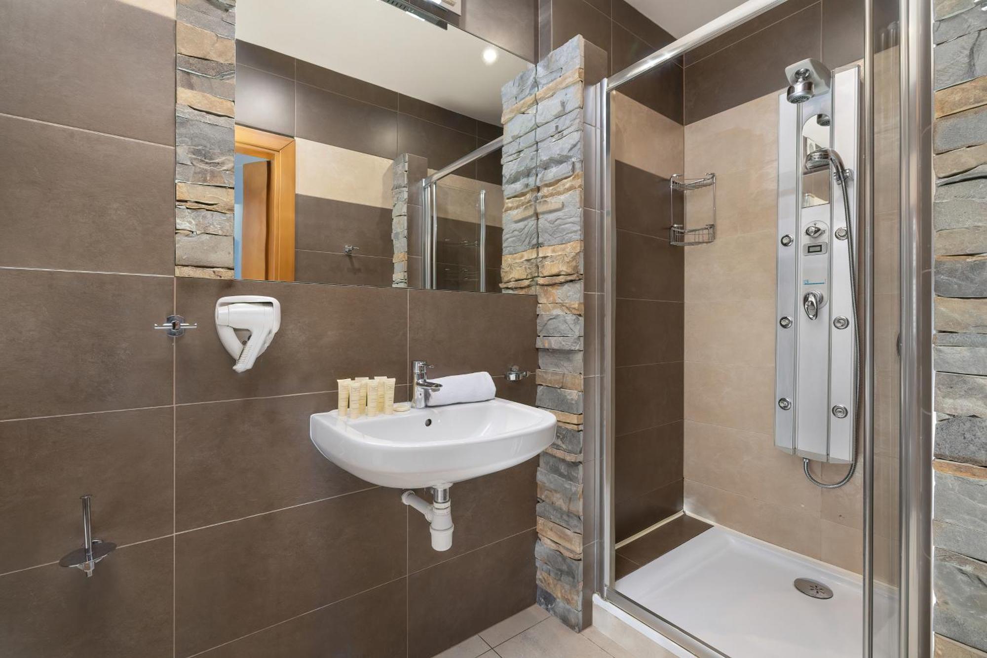 Przestronne Apartamenty W Zakopanem Z Trzema Sypialniami I Parkingiem By Noclegi Renters Luaran gambar