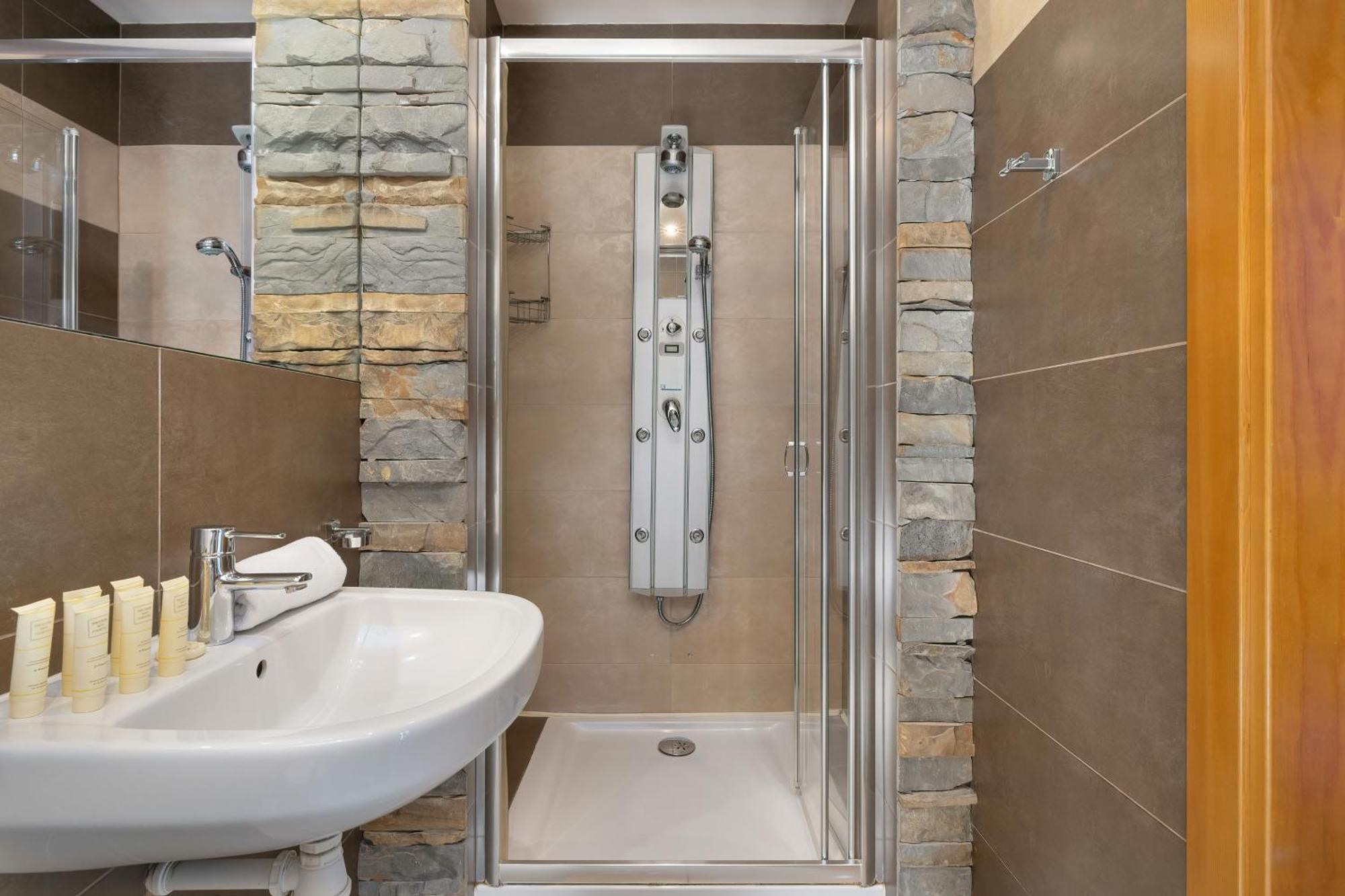 Przestronne Apartamenty W Zakopanem Z Trzema Sypialniami I Parkingiem By Noclegi Renters Luaran gambar